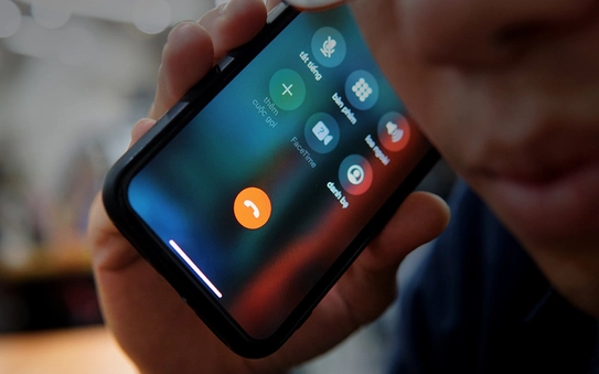 Thay dau + tren dau so dien thoai nhay may, coi chung dinh bay lua