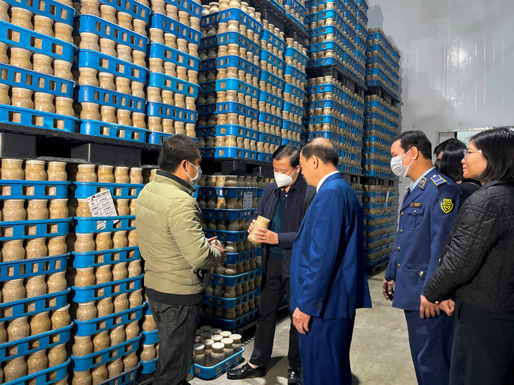 Phat hien 22 co so vi pham an toan thuc pham o My Duc