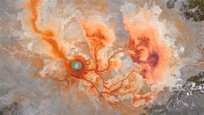 Giat minh “mat quy” khong lo, nghin nam soi suc giua sa mac