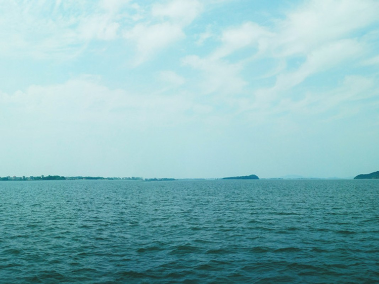 Bi an ho Ba Duong noi tieng Trung Quoc, duoi day co “cong khong gian