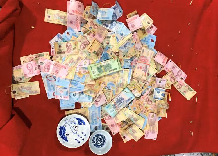 Hai Phong: Pha “dong” co bac, bat 51 doi tuong-Hinh-2