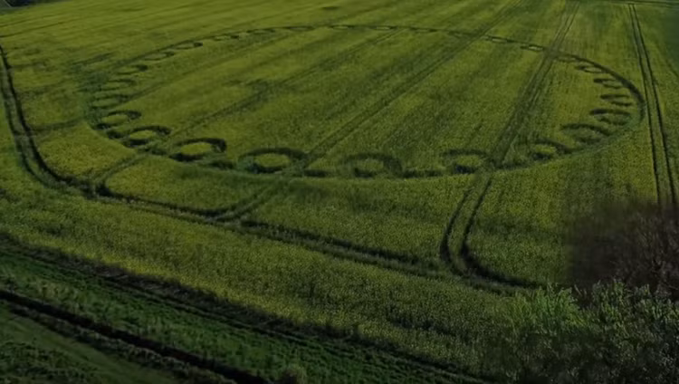 Chan dong nhung diem den ua thich nhat cua UFO tren Trai Dat-Hinh-2