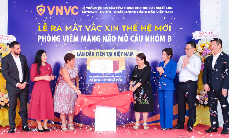 Trien khai tiem vaccine phong viem mang nao mo cau nhom B
