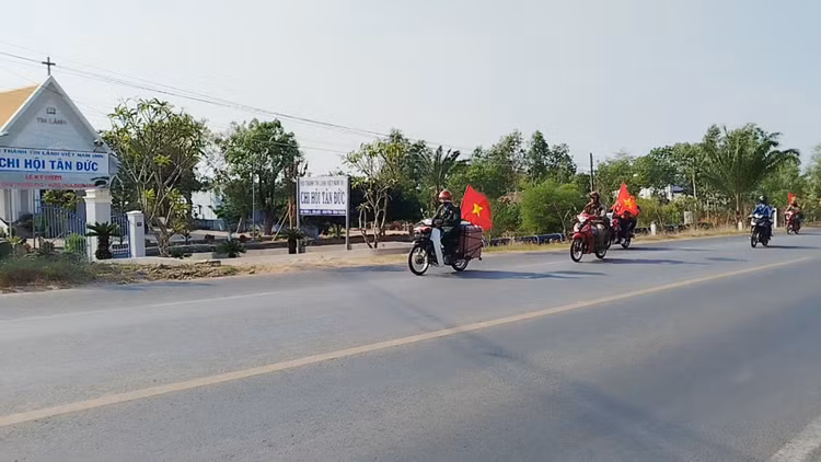 Cuu chien binh Tran Van Thanh don nhan tinh cam cua nguoi dan Dong Nai