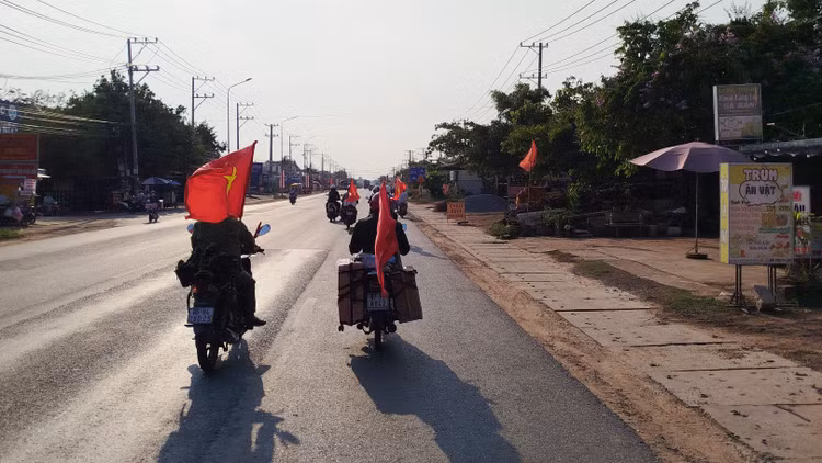 Cuu chien binh Tran Van Thanh don nhan tinh cam cua nguoi dan Dong Nai-Hinh-2