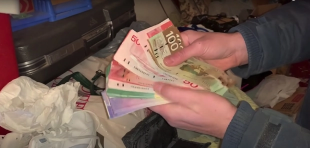 Mua nha cu, bun run chan tay khi thay “kho bau” dot nhien lo dien-Hinh-5