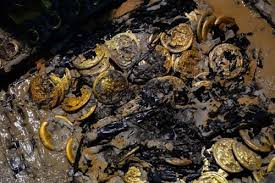 Đào đất đụng trúng vật lạ, cảnh sát lập tức phong tỏa hiện trường - Hình 8 Dao dat dung trung vat la, canh sat lap tuc phong toa hien truong-Hinh-8