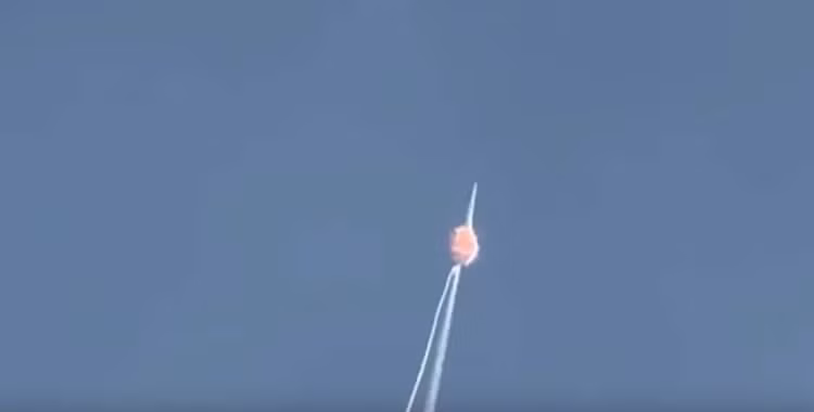 UAV tang hinh S-70 Okhotnik bi ban ha, Su-57 lam nguy-Hinh-3