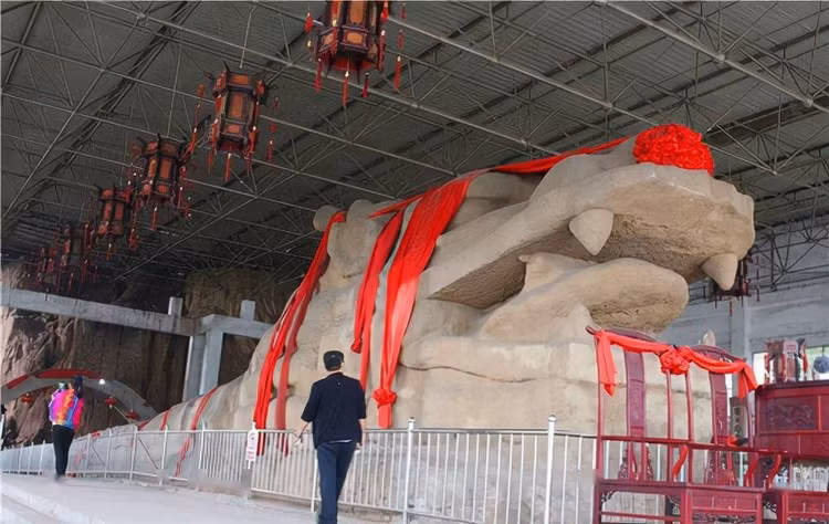 Cuoc trung 'con rong' dai 400m, chuyen gia lap tuc phong toa hien truong-Hinh-8