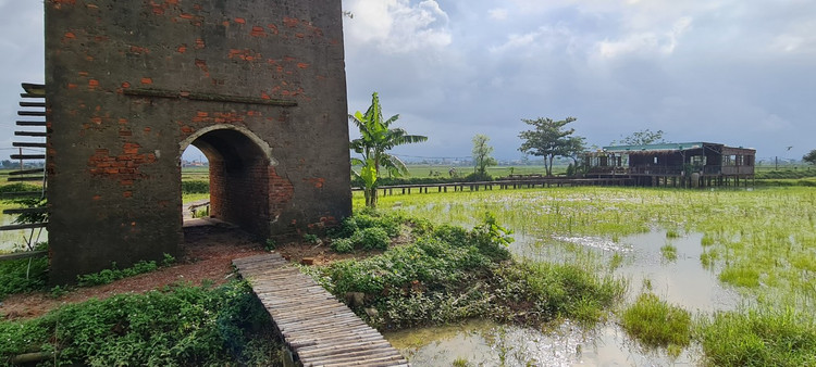 Check in lo gach cu bo hoang dep nhu phim-Hinh-11