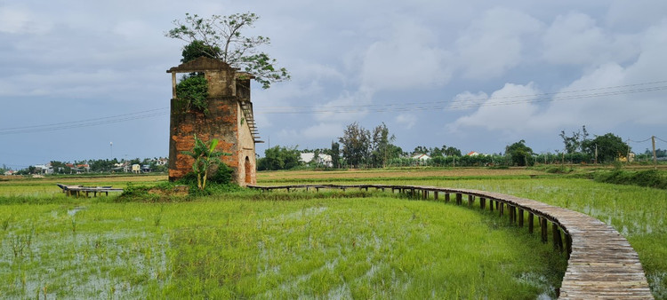 Check in lo gach cu bo hoang dep nhu phim-Hinh-3