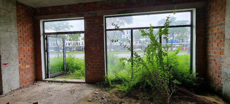 Da Nang: Xot xa loat shophouse chuc ty bo hoang, co phu kin-Hinh-8