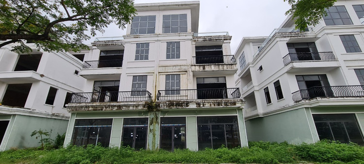 Da Nang: Xot xa loat shophouse chuc ty bo hoang, co phu kin-Hinh-3