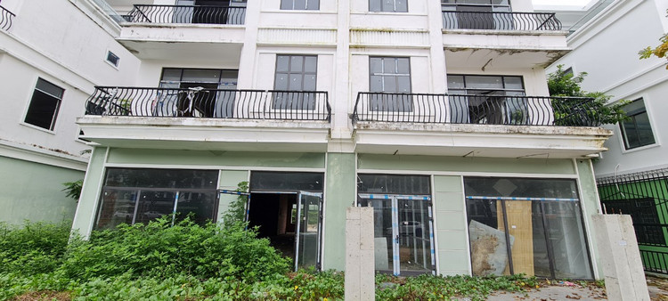 Da Nang: Xot xa loat shophouse chuc ty bo hoang, co phu kin-Hinh-12