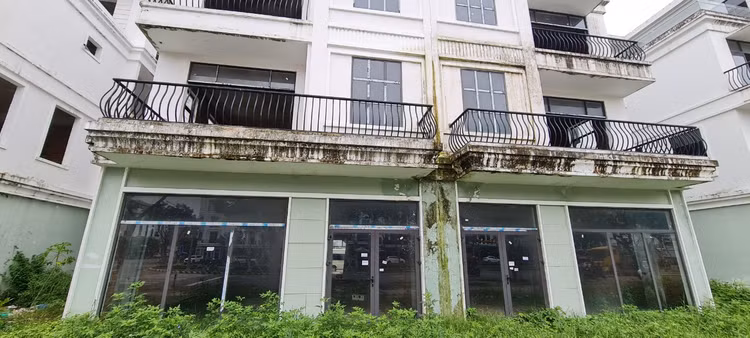 Da Nang: Xot xa loat shophouse chuc ty bo hoang, co phu kin-Hinh-13