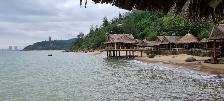 Check in bai bien hoang so tuyet dep duoi chan nui Son Tra-Hinh-12