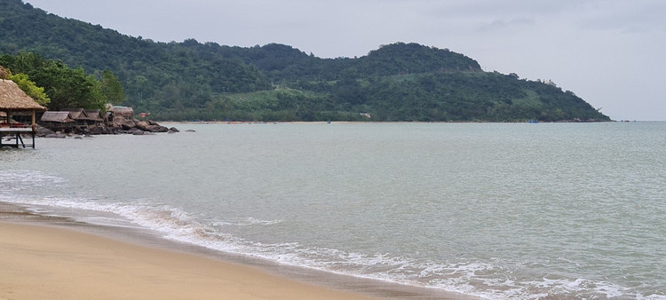 Check in bai bien hoang so tuyet dep duoi chan nui Son Tra-Hinh-15