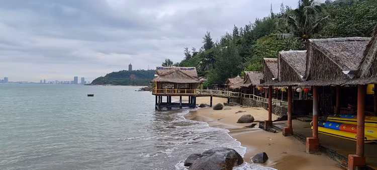 Check in bai bien hoang so tuyet dep duoi chan nui Son Tra-Hinh-10