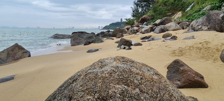 Check in bai bien hoang so tuyet dep duoi chan nui Son Tra-Hinh-3