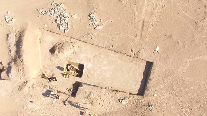 Mo mo co 2.100 nam, chuyen gia tai mat thay iPhone “xuyen khong”-Hinh-6