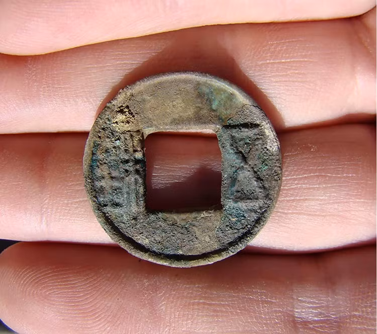 Mo mo co 2.100 nam, chuyen gia tai mat thay iPhone “xuyen khong”-Hinh-3