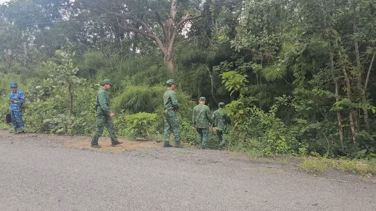 Lực lượng chức năng tổ chức tìm kiếm máy bay nghi rơi tại VQG Yok Đôn.