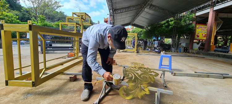 Can canh ngoi chua dien ra Le hoi Quan The Am Ngu Hanh Son-Hinh-15