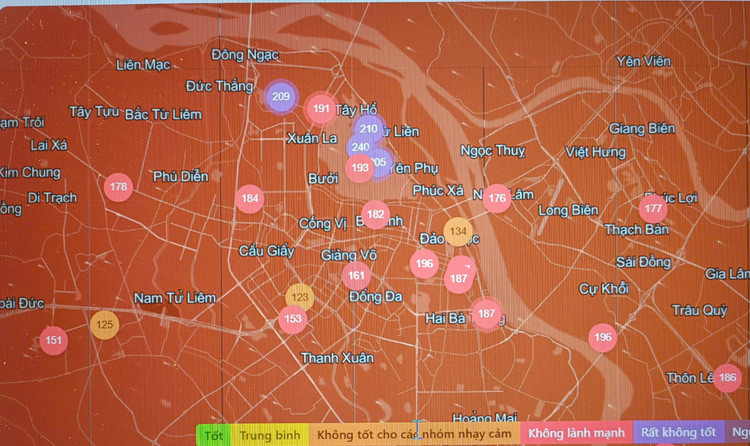 Chat luong khong khi Ha Noi ngay 23/2: Khu vuc Tay Ho rat xau