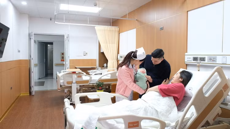 Dich vu thai san cua Benh vien C hon, thua Phu san Ha Noi?-Hinh-2