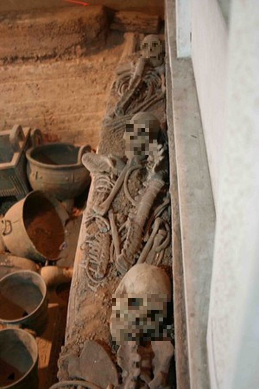 Phat hien mo co Trung Quoc 4.000 nam, lo “nghi le” rung minh-Hinh-10