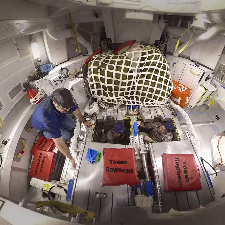 Neu phi hanh gia bi om trong khong gian, chuyen gi se xay ra?-Hinh-4