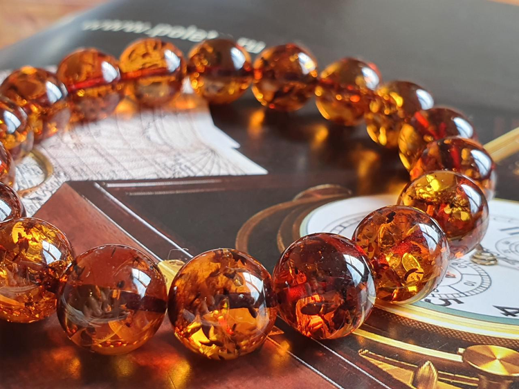 Hòn đá dùng chặn cửa hàng chục năm, ai ngờ là "báu vật" tiền tỷ - Hình 6 Hon da dung chan cua hang chuc nam, ai ngo la