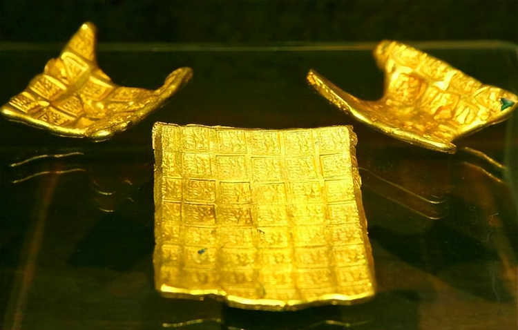 Dao ao sau nha, lao nong vo oa phat hien 10kg vang “dac biet”-Hinh-4