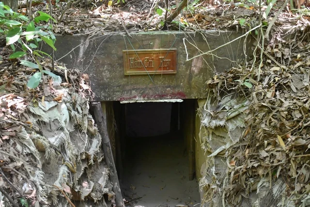 Kiet tac quan su Viet Nam dai 32 km, noi con nguoi 'song trong cat'