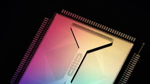 Chip Quantinuum H2-1 cho kết quả ấn tượng với 56 qubit và hơn 4.600 cổng 2-qubit, vượt qua khả năng mô phỏng của siêu máy tính cổ điển. (Ảnh: hpcwire)