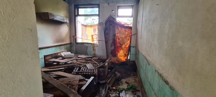 Bí ẩn khách sạn bỏ hoang trên đèo Hải Vân - Hình 8 Bi an khach san bo hoang tren deo Hai Van-Hinh-8