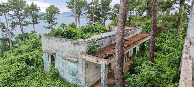 Bi an khach san bo hoang tren deo Hai Van-Hinh-11