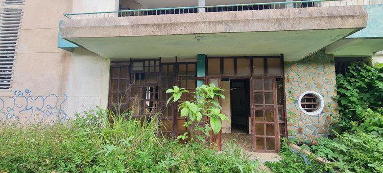 Bi an khach san bo hoang tren deo Hai Van-Hinh-3