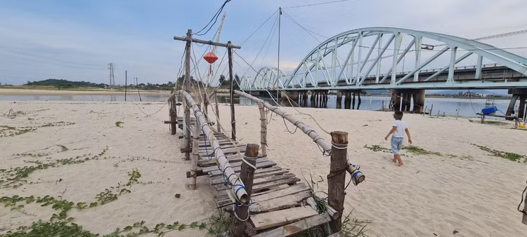 Cau Nam O - diem ngam hoang hon cuc hot duoi chan deo Hai Van-Hinh-7