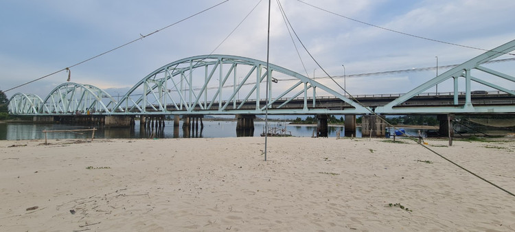 Cau Nam O - diem ngam hoang hon cuc hot duoi chan deo Hai Van