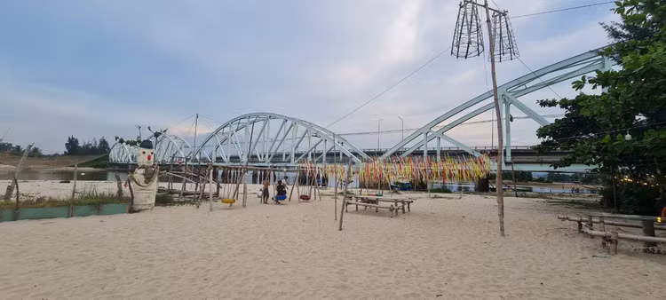 Cau Nam O - diem ngam hoang hon cuc hot duoi chan deo Hai Van-Hinh-4