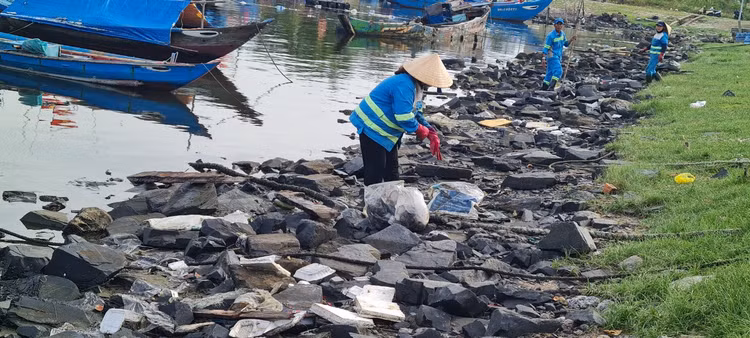 Da Nang: Muot mo hoi don rac quanh Au thuyen Tho Quang-Hinh-14