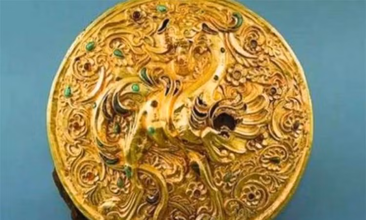 Nhat rac vo tinh thay thanh sat, vo oa khi biet bau vat 1.000 ty-Hinh-4