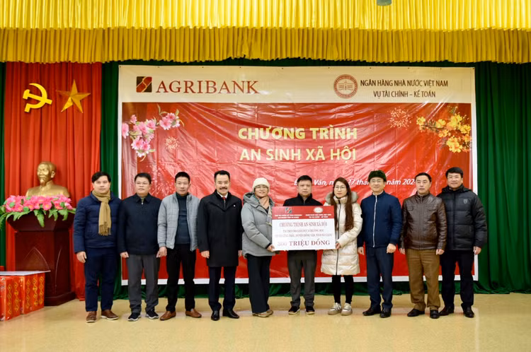 Agribank triển khai Chương trình chung tay vì người nghèo, đối tượng chính sách nhân dịp Xuân Giáp Thìn - Hình 4 Agribank trien khai Chuong trinh chung tay vi nguoi ngheo, doi tuong chinh sach nhan dip Xuan Giap Thin-Hinh-4