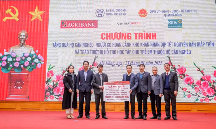 Agribank triển khai Chương trình chung tay vì người nghèo, đối tượng chính sách nhân dịp Xuân Giáp Thìn Agribank trien khai Chuong trinh chung tay vi nguoi ngheo, doi tuong chinh sach nhan dip Xuan Giap Thin