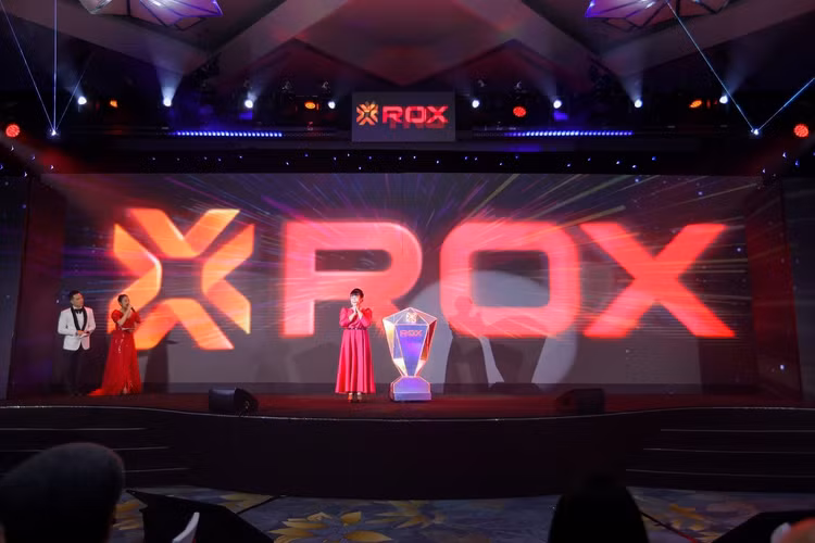 ROX Group trao tang hon 3.000 suat qua tet cho nguoi ngheo-Hinh-3