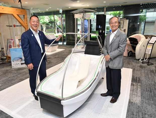 Chuyện thật như đùa... máy giặt AI “giặt” sạch cả cơ thể lẫn tâm trí - Hình 2 Chuyen that nhu dua... may giat AI “giat” sach ca co the lan tam tri-Hinh-2