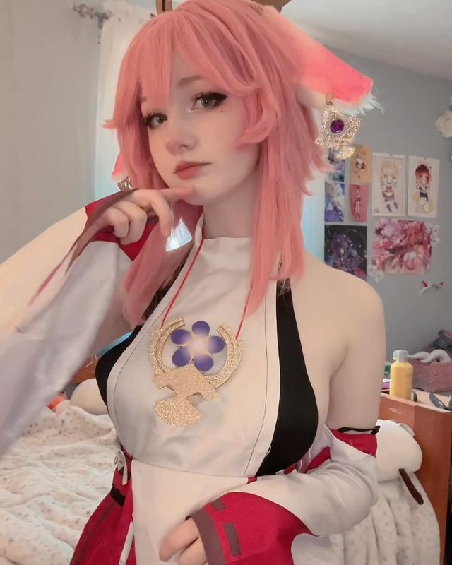 Nữ game thủ "xinh như mộng" khoe màn cosplay Ganyu gây bão cộng đồng - Hình 2 Nu game thu