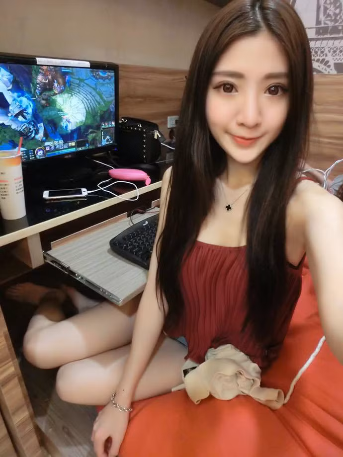 4 nu cao thu streamer boc lua nhat Dong A... nhin la me-Hinh-7