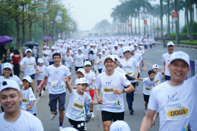 10.548 van dong vien chay vi tam voc Viet tai S-Race Ha Tinh-Hinh-3